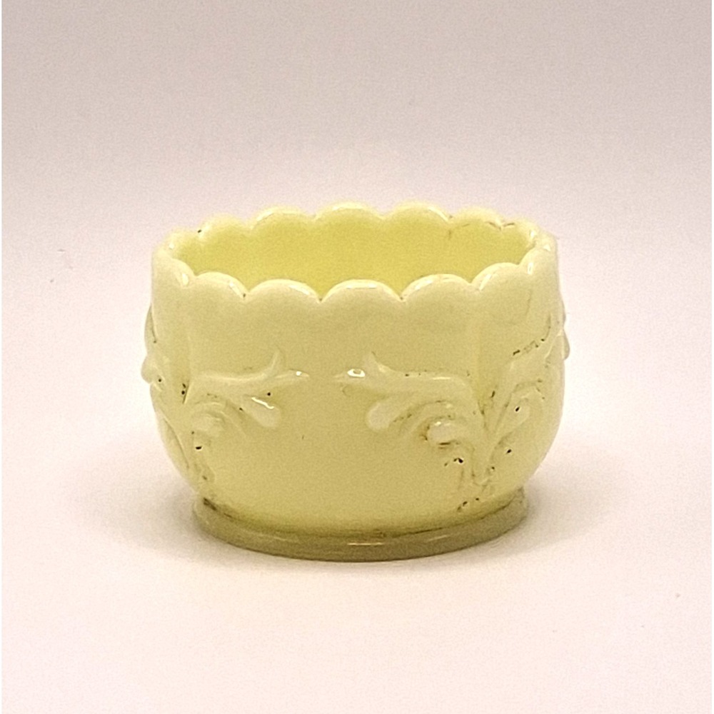 Heisey Winged Scroll Uranium Glass Dish Bowl Scalloped Custard Pin Match Cup